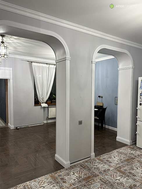 portal-iz-buka-s-zashivkoy-ral9003