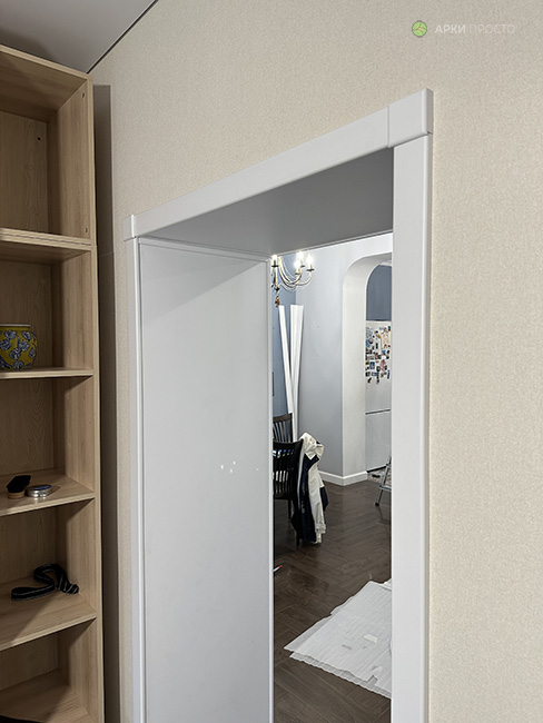 portal-iz-buka-s-zashivkoy-ral9003
